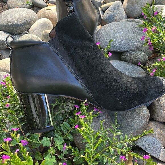 DONALD J PLINER, CORALIE BOOTIE  Size 9.5 - Picture 6 of 10